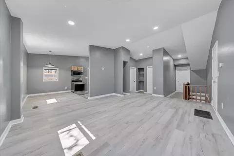 Living - 2214 Brookside Ln SE, Roanoke, VA 24014 photo 4 of 5