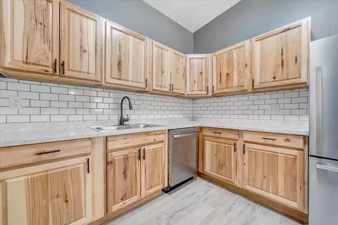 Kitchen - 2214 Brookside Ln SE, Roanoke, VA 24014 photo 3 of 3