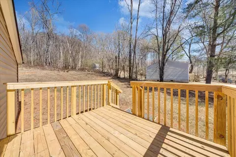 Exterior - 2214 Brookside Ln SE, Roanoke, VA 24014 photo 4 of 17