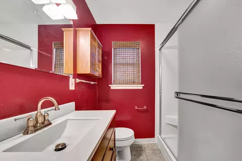Bath - 616 Two Tree Ln NE, Roanoke, VA 24019 photo 1 of 1