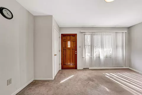 Living - 616 Two Tree Ln NE, Roanoke, VA 24019 photo 1 of 2