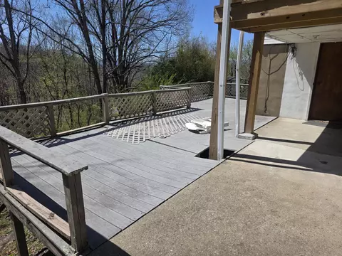 631 E Kline St, Covington, VA 24426 photo 6