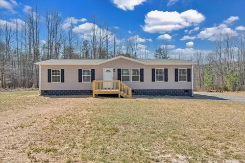 1533 Hollywood Rd, Appomattox, VA 24522 photo 2
