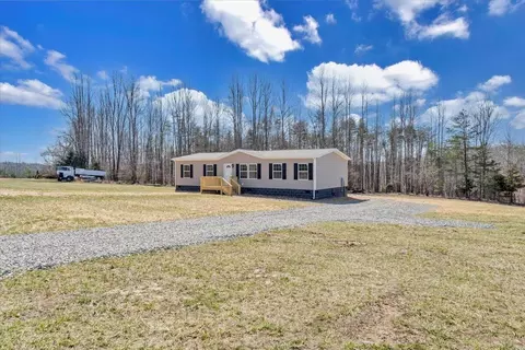 1533 Hollywood Rd, Appomattox, VA 24522 photo 5