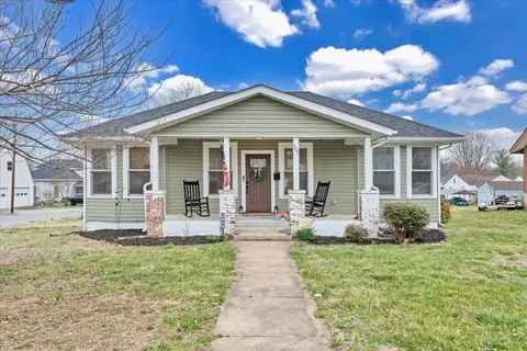 305 N Blair St, Vinton, VA 24179