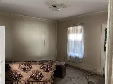 Living - 321 E Pine St, Covington, VA 24426 photo 1 of 1