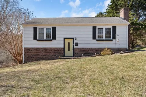 329 Holcomb Path Rd, Lynchburg, VA 24501