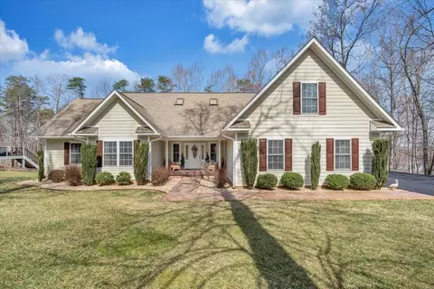 115 Osprey Ln, Moneta, VA 24121