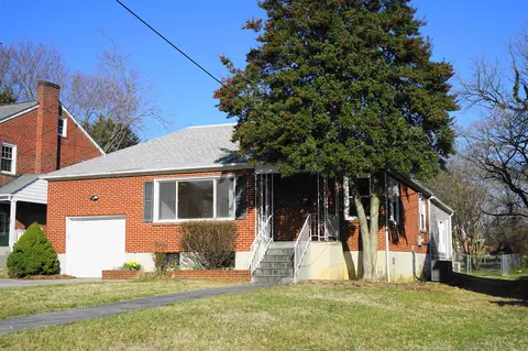 150 Wildhurst Ave NE, Roanoke, VA 24012