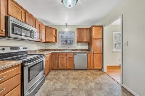 3526 Meadowlark Rd, Roanoke, VA 24018