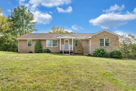 2167 Shavers Farm Rd, Fincastle, VA 24090