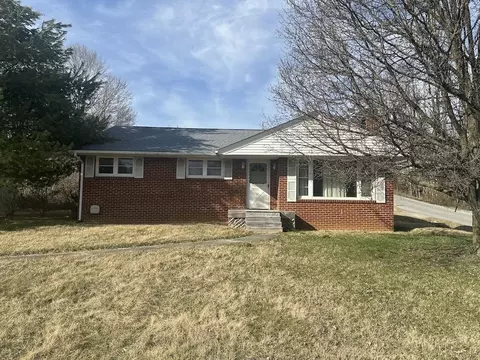 1275 Radford St, Christiansburg, VA 24073