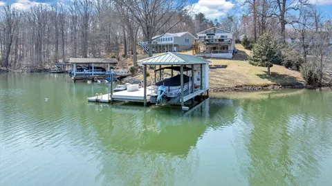 308 Hilltop Dr, Huddleston, VA 24104