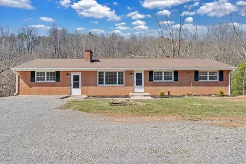 342 Lakeview Rd, Troutville, VA 24175