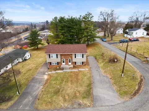 View/Area - 4394 Novell Loop, Dublin, VA 24084 photo 1 of 6