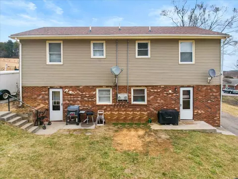 Exterior - 4394 Novell Loop, Dublin, VA 24084 photo 6 of 7