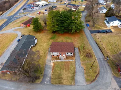 View/Area - 4394 Novell Loop, Dublin, VA 24084 photo 3 of 6