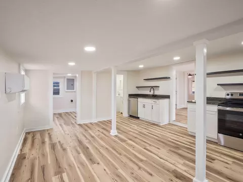 446 Tinker Ave, Vinton, VA 24179 photo 4
