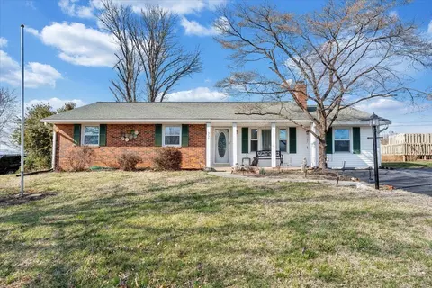 936 Blandford Ave, Vinton, VA 24179