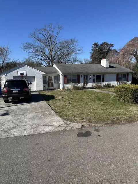 2724 Meadowview Dr NW, Roanoke, VA 24017