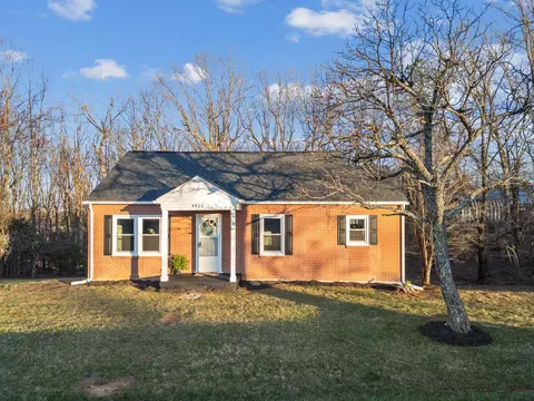 4920 Philpott Dr, Bassett, VA 24055
