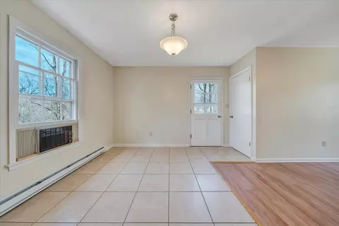 324 Longview Ct, Pulaski, VA 24301 photo 8