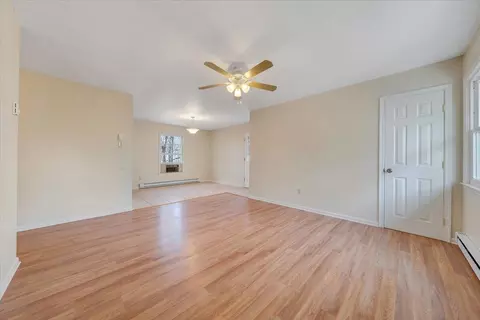 324 Longview Ct, Pulaski, VA 24301 photo 2