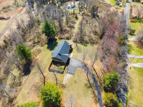 View/Area - 4030 Old Baltimore Rd, Draper, VA 24324 photo 7 of 13