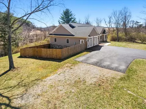 Exterior - 4030 Old Baltimore Rd, Draper, VA 24324 photo 28 of 41