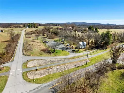 View/Area - 4030 Old Baltimore Rd, Draper, VA 24324 photo 10 of 13