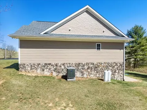 Exterior - 4030 Old Baltimore Rd, Draper, VA 24324 photo 14 of 41