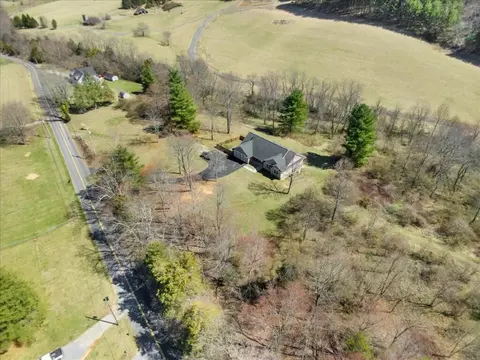 View/Area - 4030 Old Baltimore Rd, Draper, VA 24324 photo 3 of 13