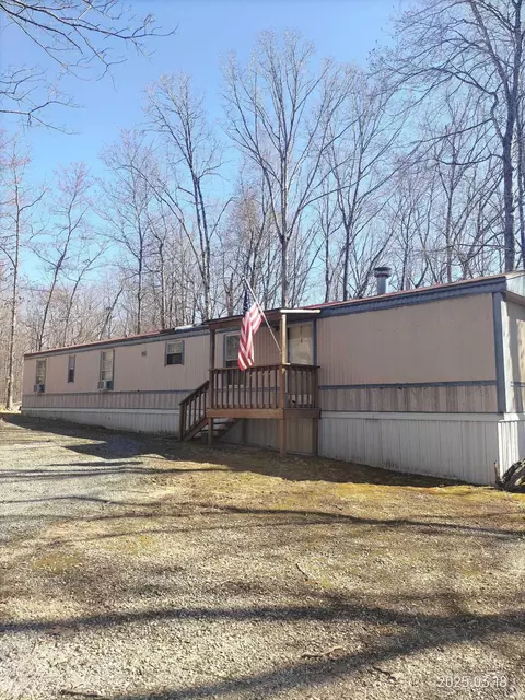 101 Whisperridge Ct, Moneta, VA 24121