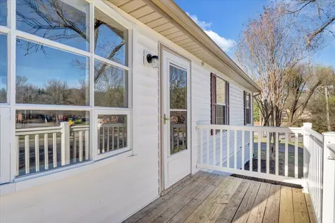 3350 Springtree Dr NE, Roanoke, VA 24012 photo 2