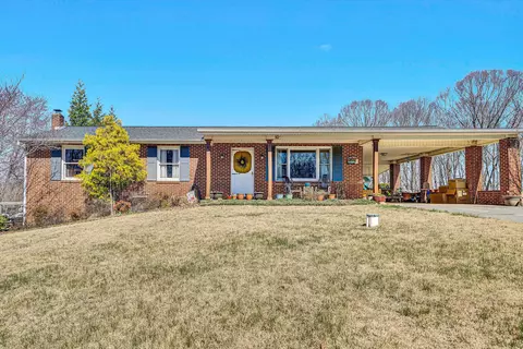 170 Clearview Dr, Rocky Mount, VA 24151