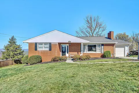 825 Olney Rd, Vinton, VA 24179