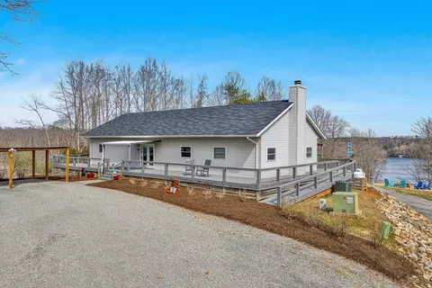 153 Harbor Club Ln, Hardy, VA 24101