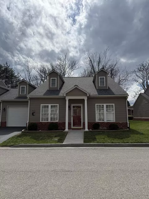 6621 Hartman Ct, Roanoke, VA 24019