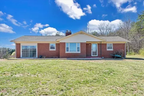64 Elf Trl, Bassett, VA 24055