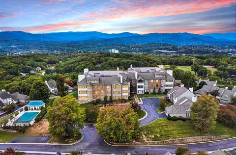 5026 Hunting Hills Sq, Roanoke, VA 24018
