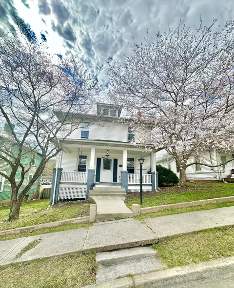 513 Court St, Clifton Forge, VA 24422