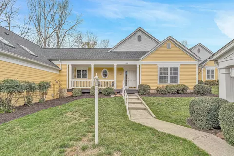 120 Golf Villa Dr, Moneta, VA 24121