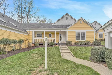 120 Golf Villa Dr, Moneta, VA 24121