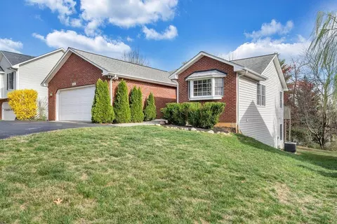 5022 Nicholas Hill Ln, Roanoke, VA 24019