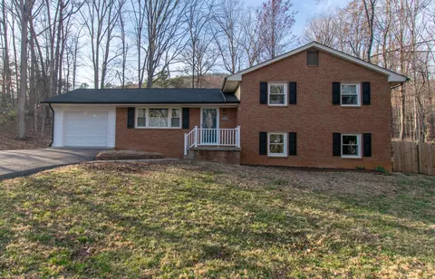 2045 Wesvan Dr, Roanoke, VA 24012