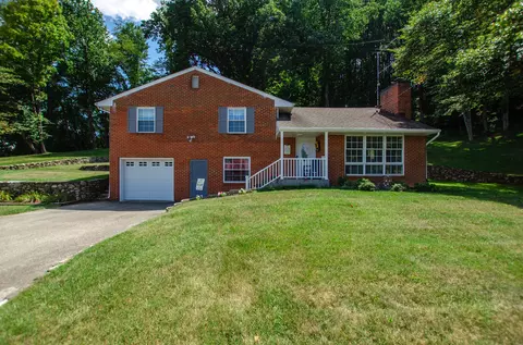 5786 Pine Acres Ln, Roanoke, VA 24018