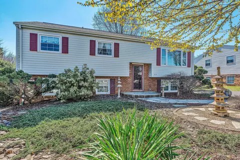 614 Pyrtle Dr, Salem, VA 24153