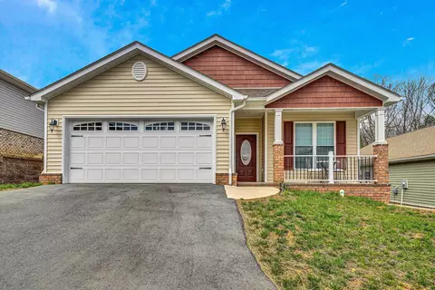 1252 Trafalgar Dr, Roanoke, VA 24019