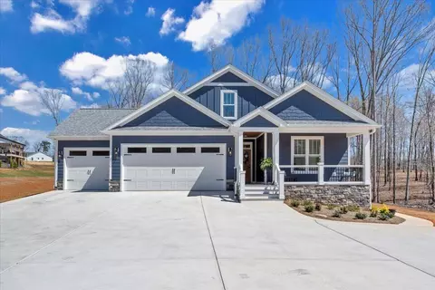 582 Farm Dr, Moneta, VA 24121