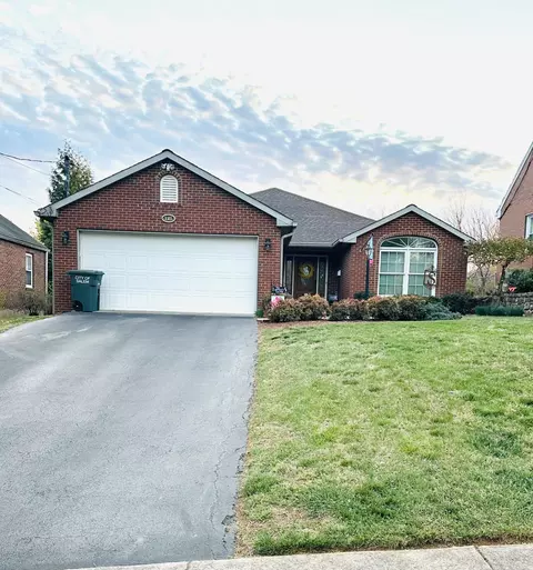 121 Green St, Salem, VA 24153